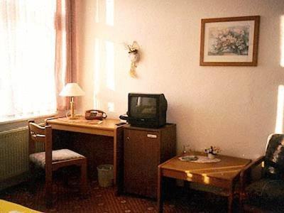 Haus Am Pfaffenteich Otel Schwerin  Oda fotoğraf